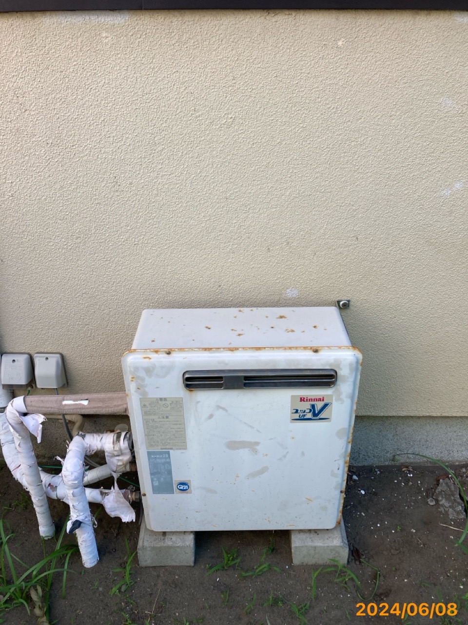 施工前　給湯器