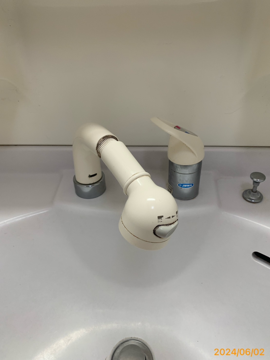 施工前　洗面水栓