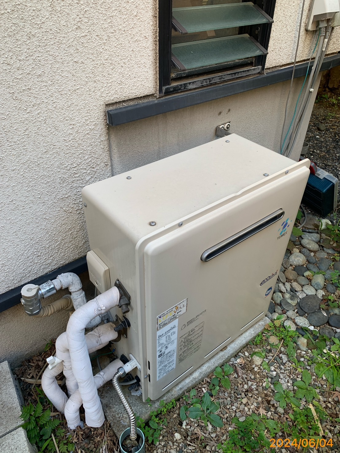 施工前　給湯器