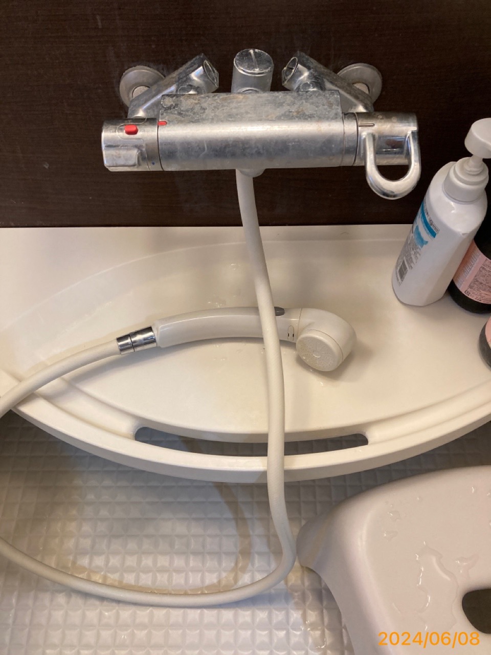 施工前　浴室水栓